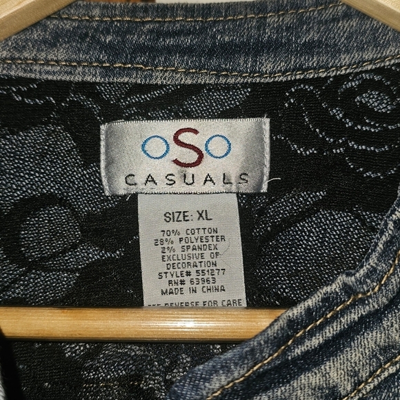 Stylish Denim Jacket with Black Embroidery - Picture 2 of 4